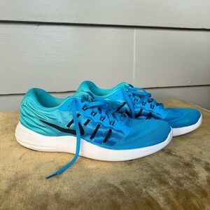 Womens Nike LunarStelos size 9